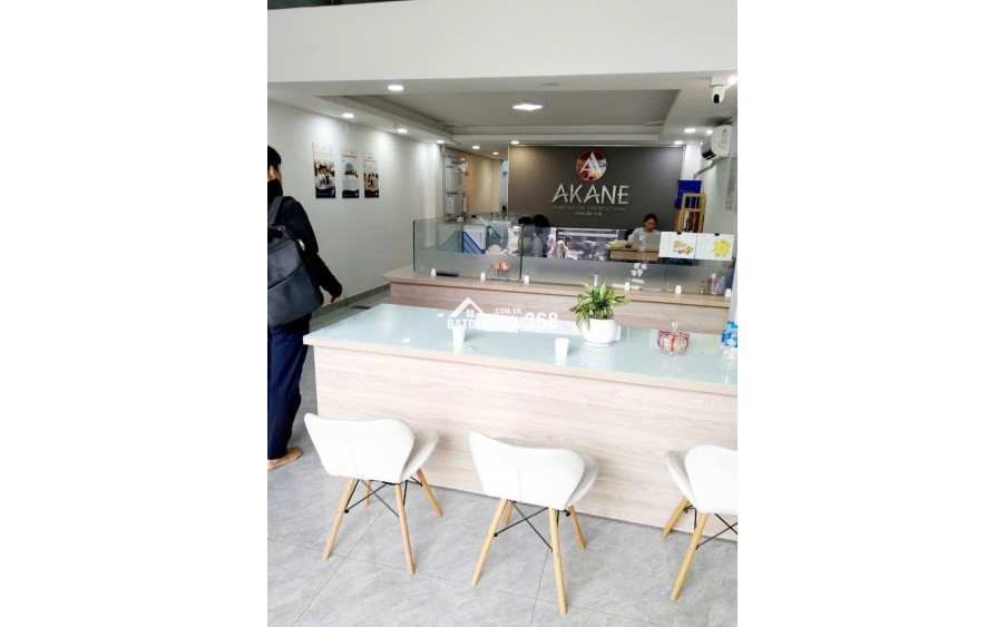 - Mặt tiền đường 20m, cực kỳ đông đúc sầm uất, thuận tiện kinh doanh đa ngành nghề: ngân hàng , tiệm tóc, spa, nha khoa, công ty...