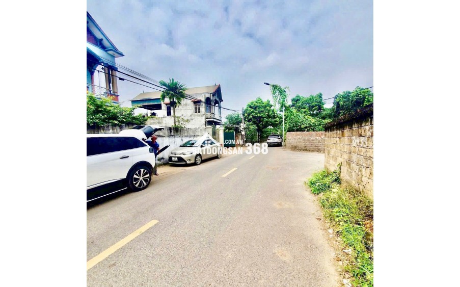 Bán mảnh đất( 8x15 )120m2 full thổ cư. xã Phú Cát Hà Nội,Cách ql21 150m, cạnh trường đại học công nghệ