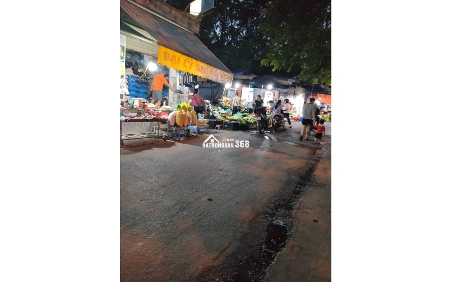  SIÊU PHẨM ! NGHĨA ĐÔ - CẦU GIẤY - HÀ NỘI - CHỈ CÁCH 2 NHÀ RA CHỢ, Ô TÔ TRÁNH, XÁCH VALI VÀO Ở NGAY  55M² x 4 NGỦ 
- MẶT TIỀN KHỦNG!