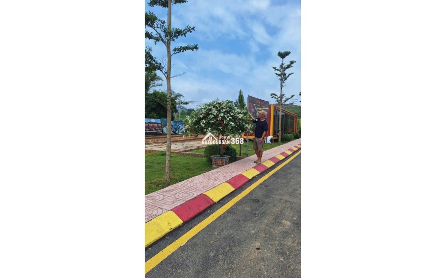 Bán lô đất Phú Cát 100m2 full thổ cư, đường trục chính kinh doanh, giá chỉ 28tr.m2