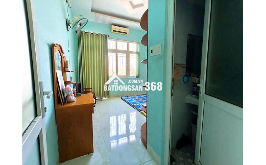 Bán nhà 1 trệt 1 lầu mặt tiền DT42, Đông Thạnh Hóc Môn tiện kinh doanh