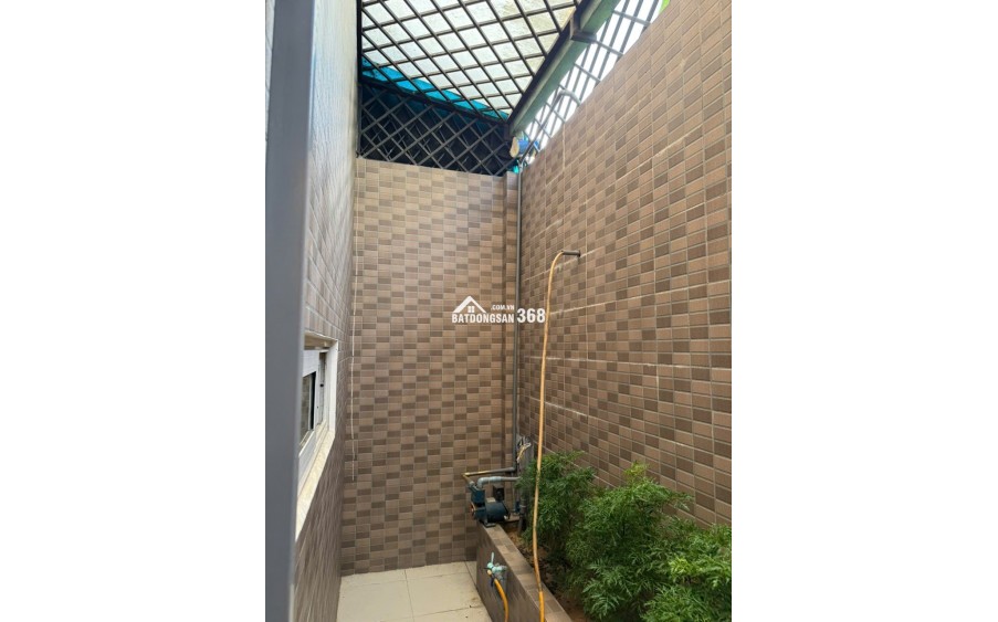 Bán nhà siêu đẹp 5x20m 1 trệt 3 lầu sân thượng MT Trịnh Quang Nghị Bình Chánh