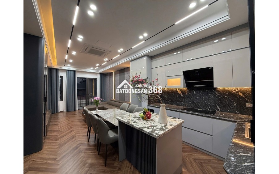 Bán nhà Bồ Đề 15 tỷ, 50m2 x 6 tầng thang máy, ô tô tránh