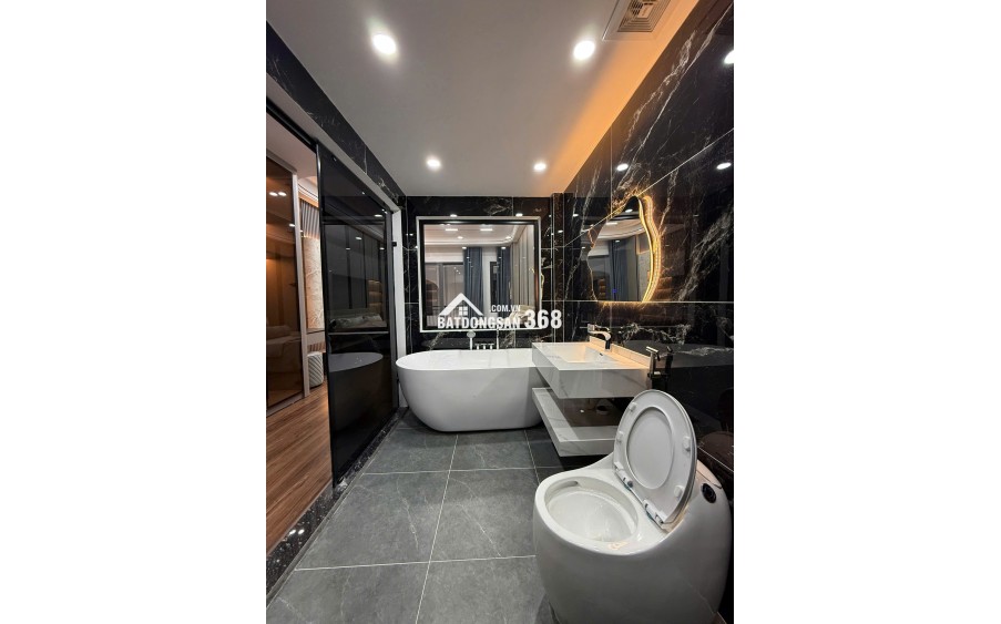 Bán nhà Bồ Đề 15 tỷ, 50m2 x 6 tầng thang máy, ô tô tránh