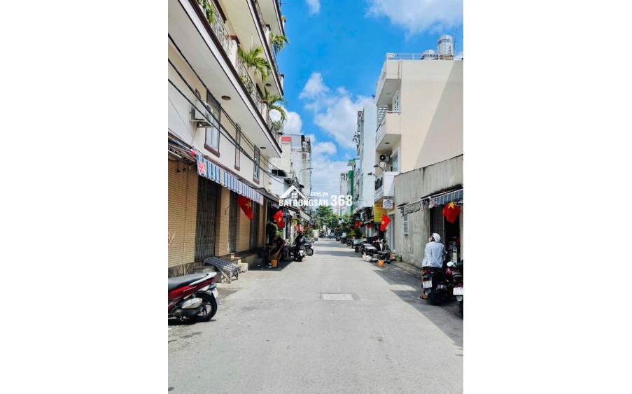 - ​Vị trí: Hẻm xe hơi, Trục đường Lê Văn Quới, Gần ngã tư 4 xã, thuận tiện di chuyển các quận Trung Tâm.