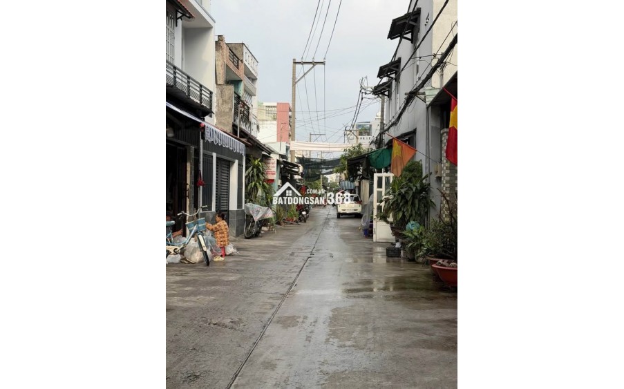 SIEU HOT  NHÀ CHUẨN  LÊ VĂN KHƯƠNG QUẬN 12
+ Dt : 4.4m x 15m 63m2
+ Kc : 3 tầng 3pn
+ Giá : 7 Tỷ