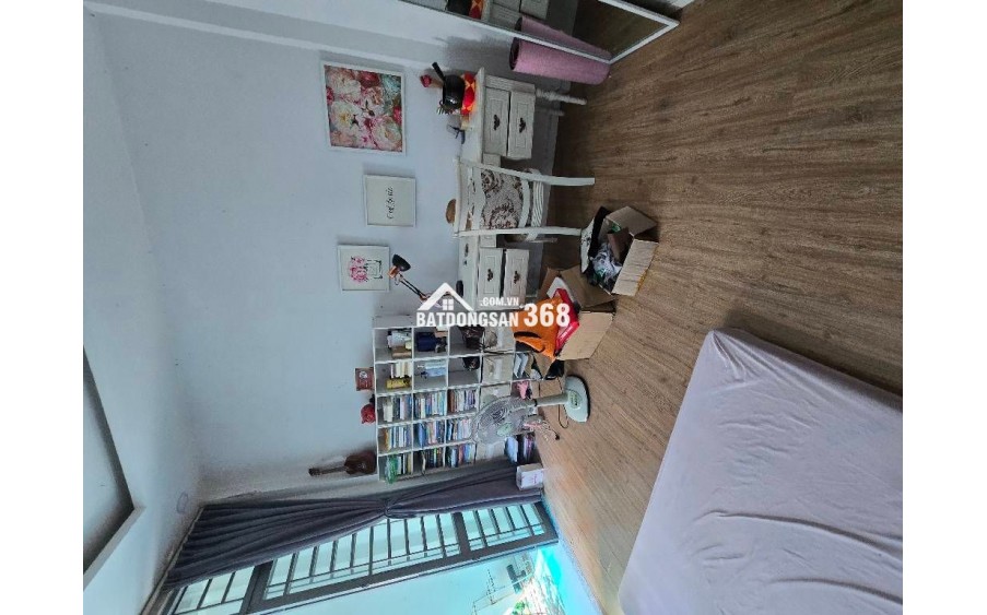 - Hẻm 3 gác, sát Mặt Tiền đường  - Ngang 4.1x14m, SỐ vuông vức  - Cho thuê 12triệu/tháng