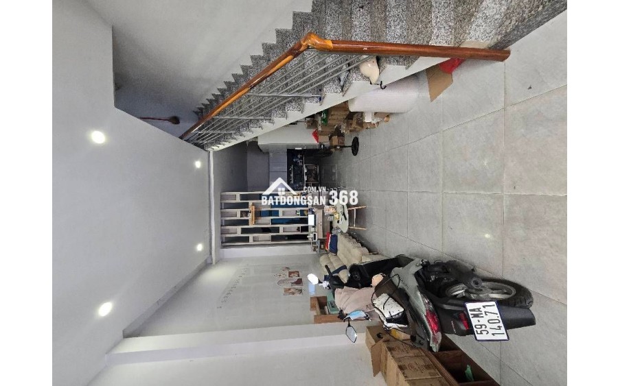 - Hẻm 3 gác, sát Mặt Tiền đường  - Ngang 4.1x14m, SỐ vuông vức  - Cho thuê 12triệu/tháng