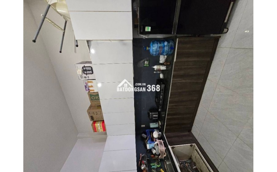 - Hẻm 3 gác, sát Mặt Tiền đường  - Ngang 4.1x14m, SỐ vuông vức  - Cho thuê 12triệu/tháng