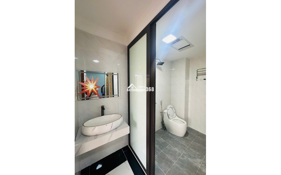 NHÀ ĐẸP  XÂY MỚI CỨNG- FULL NỘI THẤT ĐẸP LONG LANH-6 TẦNG THANG MÁY ÊM RU -KHÁCH CHỈ VIỆC SÁCH VALI ĐẾN Ở