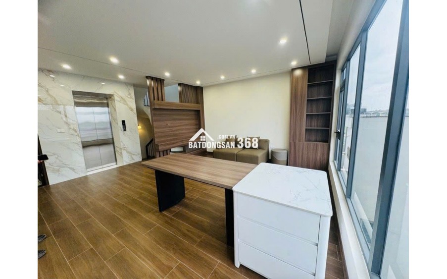 . Bán nhà xây mới phố phúc lợi Long biên ngõ xe  đỗ cửa  
Xây 6 tầng thang máy phun Nội thất SIÊU ĐẸP