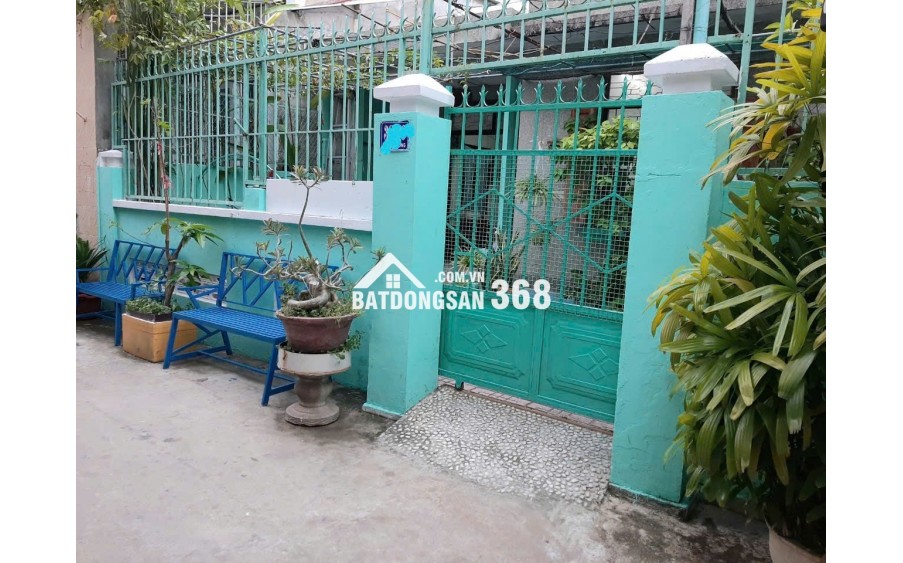 Bán đất tặng nhà C4 khu chợ đêm Hùng Vương - Nha Trang
DT: 131m², ngang 6,3m 
- 
Giá bán : 160tr/m ~ 20 ty