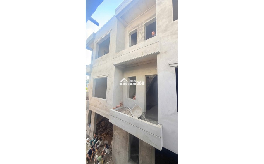 Cần bán một số căn nhà xây 3 tầng Phường Hạc Thành, Thanh Hoá, hoàn thiện chỉ việc mang đồ vào ở