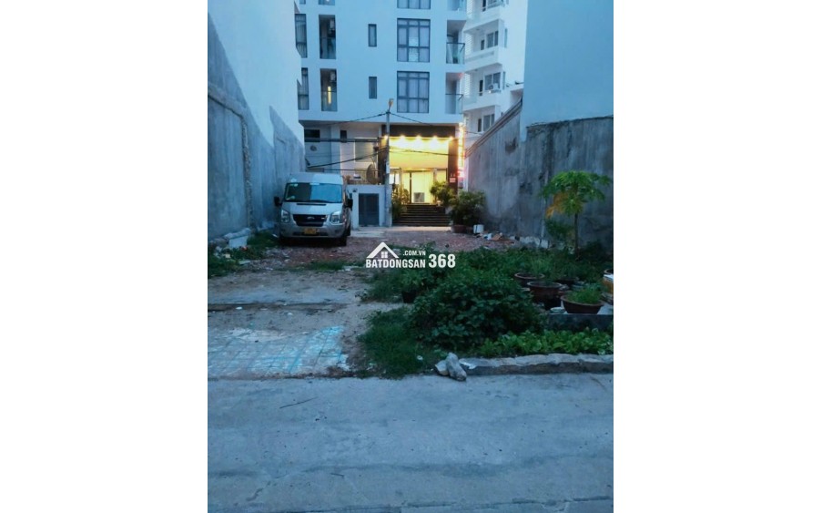 BÁN ĐẤT HẺM TUỆ TĨNH NGANG ĐẸP KHU PHỐ TÂY NHA TRANG, GẦN BIỂN 300m - DT: 159m2 - GIÁ 21 tỷ
