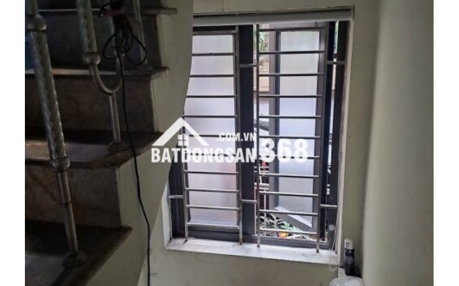 Chính chủ Bán nhà mặt tiền số 90B phố Cầu giấy, quận Cầu giấy HN