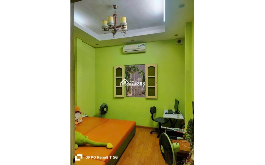 BÁN NHÀ KHU CÁN BỘ Y TẾ TẠI PHỐ NÚI TRÚC, XÂY KIÊN CỐ DIỆN TÍCH 40M X 4 TẦNG, 100 RA ĐƯỜNG OTO TRÁNH.