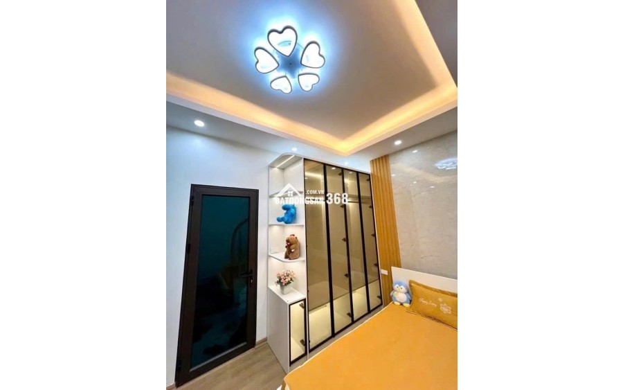 NHÀ NHỎ XINH - 5 TẦNG ĐỦ CÔNG NĂNG SỬ DỤNG - MẶT TIỀN ĐẸP - GẦN Ô TÔ - VIEW THOÁNG TRƯỚC MẶT - SỔ ĐỎ ĐẸP