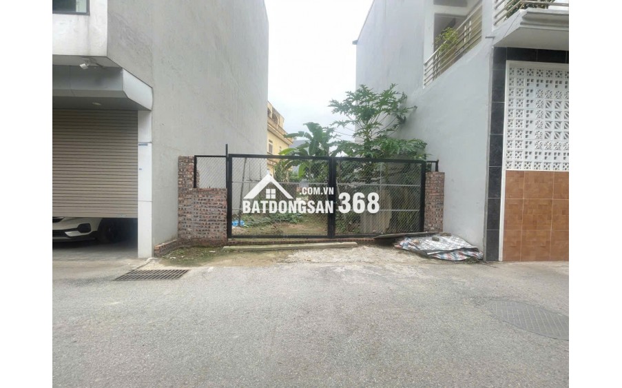 chính chủ bán đất, gần trường học, vị trí đẹp để kinh doanh