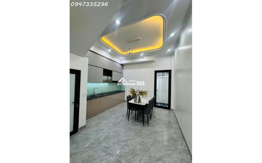 Nhà đẹp Vũ Chí Thắng ô tô đỗ gần nhà