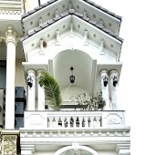 CẦN BÁN GẤP NHÀ - TRUNG TÂM ĐỐNG ĐA - GẦN PHỐ - NHÀ ĐẸP Ở NGAY