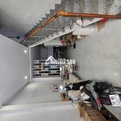 - Hẻm 3 gác, sát Mặt Tiền đường  - Ngang 4.1x14m, SỐ vuông vức  - Cho thuê 12triệu/tháng