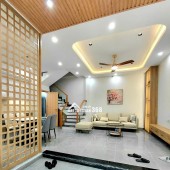 Siêu phẩm nhà đẹp Vũ Chí Thắng 4 tầng mặt tiền 6m