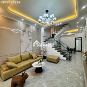 Nhà đẹp Vũ Chí Thắng ô tô đỗ gần nhà