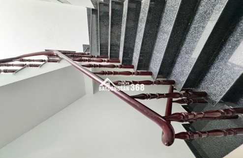  NHÀ QUẬN 10 HIẾM CÓ – 5 TẦNG KIÊN CỐ – SÁT MẶT TIỀN CMT8 – CHỈ 6 TỶ 