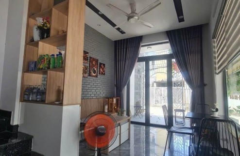 Nhà kiệt Ngô quyền đi ra biển Mỹ Khê  500m view trực diện, pháp lý chuẩn,Nhà 4PN, 3Wc,full nội thất,chỉ Vali vào ở,Nhà 3 tầng DT:63m2 giả chỉ 5,3 tỷ