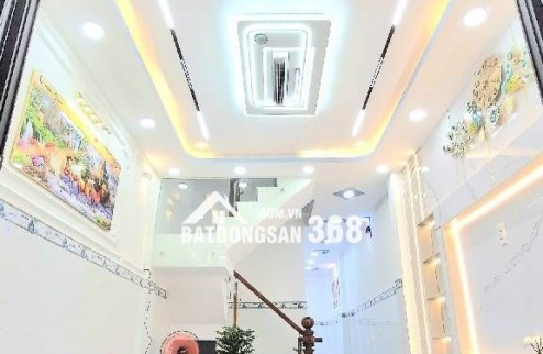  Sofa, kệ tủ, tranh trang trí, bộ bàn ăn, Máy hút mùi bếp, Đèn cầu thang cảm ứng,  Máy nước nóng năng lượng mặt trời,  2 máy lạnh