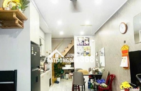  Vị trí: Khu Tân Sơn Nhì – tiện di chuyển, xung quanh đầy đủ tiện ích   Phù hợp: Gia đình trẻ an cư hoặc khách tìm nhà tầm giá tốt