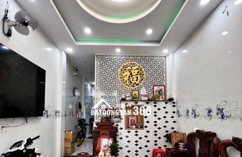 - Mặt tiền đường 10m, vị trí đẹp, gần THCS Nguyễn Văn Luông, chợ Bình Tiên, vòng xoay Phú Lâm