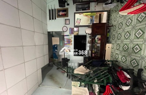 -Kết cấu : nhà 1 trệt 1 lửng, chia  làm 2 căn, vừa ở vừa cho thuê, tổng 4 phòng ngủ, 2 WC,  khu nhà cao tầng, dân trí.