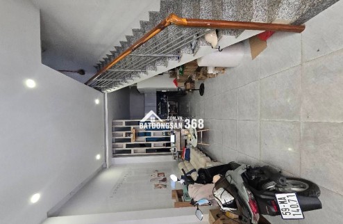 - Hẻm 3 gác, sát Mặt Tiền đường  - Ngang 4.1x14m, SỐ vuông vức  - Cho thuê 12triệu/tháng
