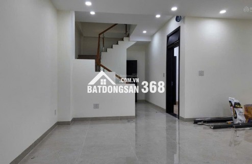 Bán Nhà 3 tầng Nguyễn Thiện Thuật sát chợ Đêm * Cách biển Trần Phú : 250m *
-Giá : 12 tỷ - LH: 0905.724.084 Ngọc Bích Land