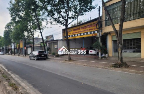 Chính chủ Bán nhà mặt phố, Quốc lộ 6, Thị trấn Chúc Sơn, 161.8m2, sử dụng 256m2; giá 26 tỷ