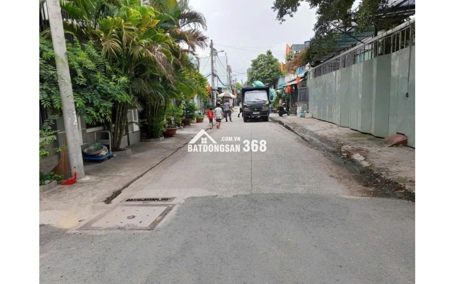 BÁN NHÀ CẤP 4 HOÀN CÔNG - FULL THỔ CƯ - SỔ HỒNG RIÊNG - HẺM CÀ PHÊ GÓC PHỐ, HÓC MÔN
