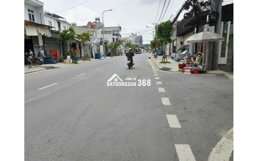 BÁN NHÀ CẤP 4 HOÀN CÔNG - FULL THỔ CƯ - SỔ HỒNG RIÊNG - HẺM CÀ PHÊ GÓC PHỐ, HÓC MÔN