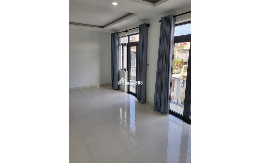 Cho thuê nhà hẻm xe tải 3 lầu 1 sân thượng 61/1 Thăng Long Tân Bình (cũ )