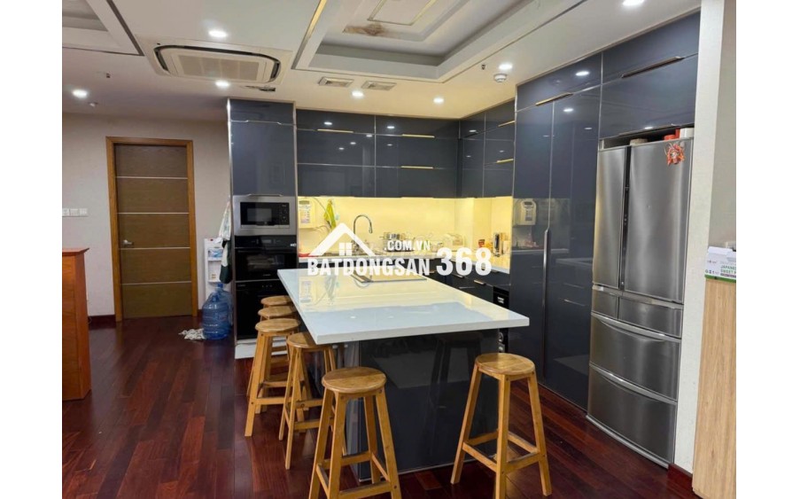 Bán căn hộ 156m2 tầng 3 CC cao cấp Sài Gòn Airport Plaza Tân Bình