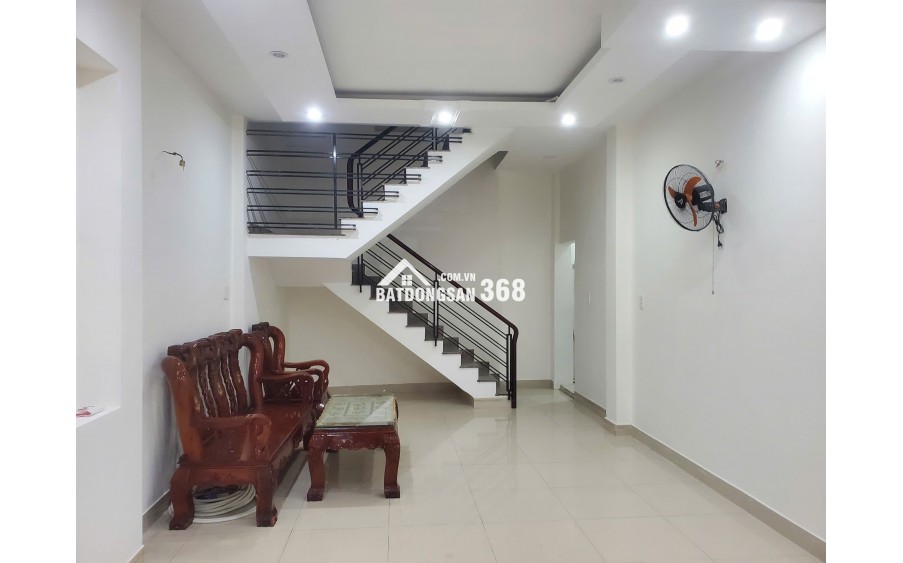Cho thuê nhà 222/4 Võ Thành Trang P11 QTân Bình 1 trệt 2 lầu