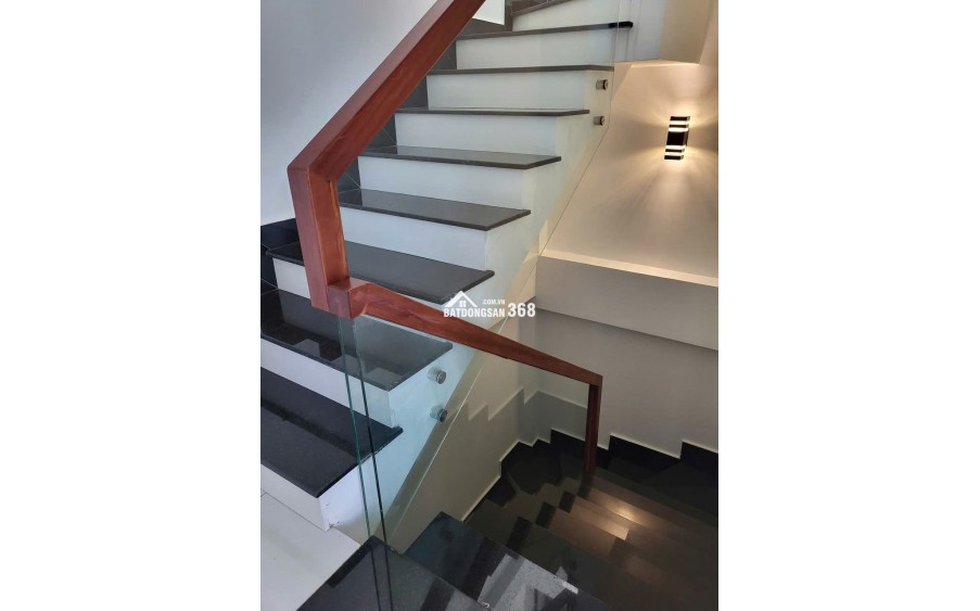 Cho thuê nhà hẻm xe tải 3 lầu 1 sân thượng 61/1 Thăng Long Tân Bình (cũ )