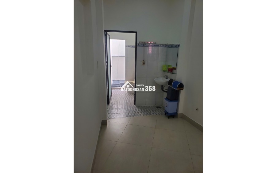 Cho thuê nhà 222/4 Võ Thành Trang P11 QTân Bình 1 trệt 2 lầu