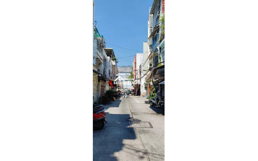Bán nhà hẻm xe hơi đường Tên Lửa