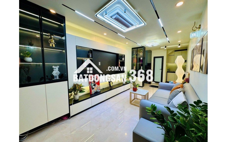 NHÀ 30M - TRUNG TÂM QUẬN HAI BÀ TRƯNG- SÁT PHỐ CỔ - CHỈ 150M RA MẶT PHỐ TRẦN KHÁT CHÂN - 5 TẦNG 3 NGỦ - FULL NỘI THẤT ĐẸP LONG LANH. GIÁ 7,9 tỷ