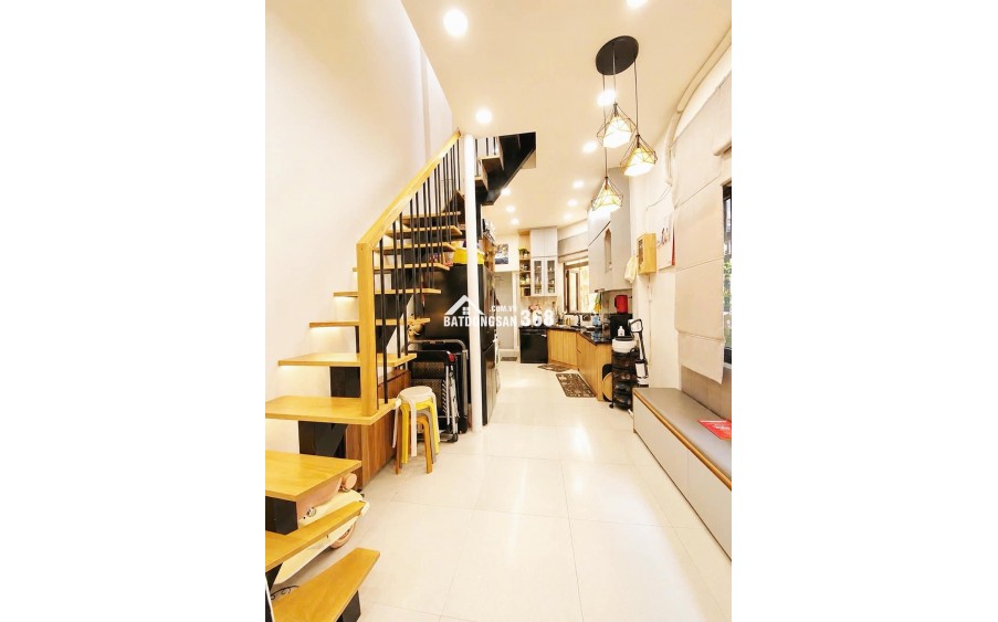 Nhà phố mới đẹp – Linh Xuân - 2 Tầng, 2MT  – Nhỉnh 3 tỷ - Đường thông thoáng – Ôtô đậu trước nhà