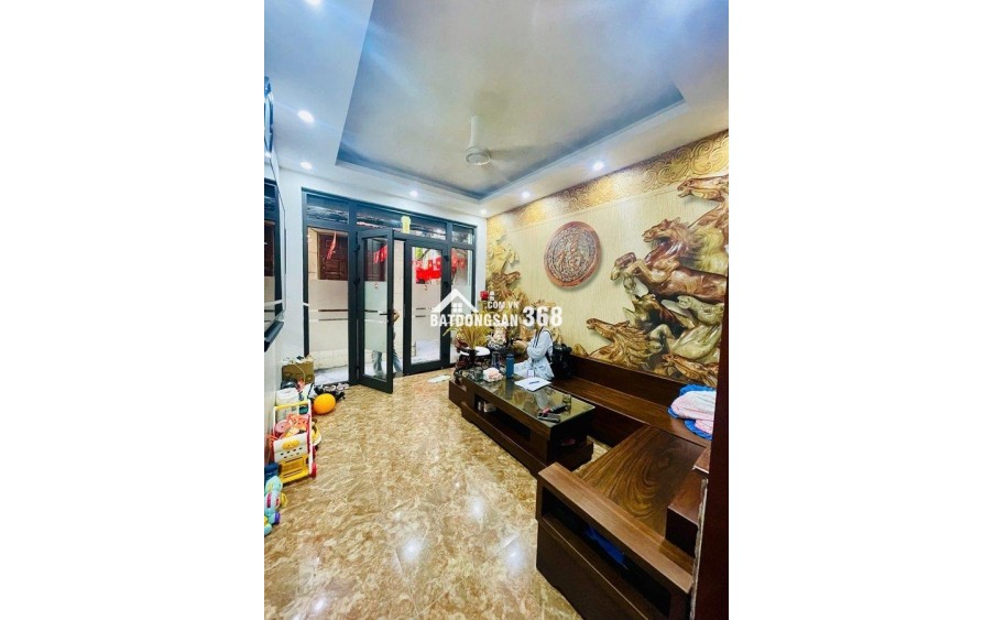 30m ra phố Tôn Đúc Thắng, nhà 30m x 4 tầng, giá chưa đến 9 tỷ