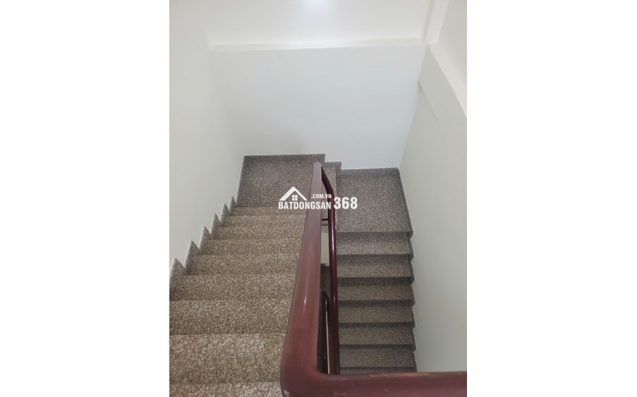 Cho thuê nhà 222/4 Võ Thành Trang P11 QTân Bình 1 trệt 2 lầu