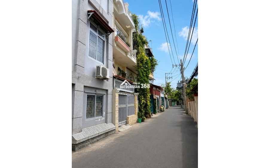 [Hiệp Bình Chánh] Nhà mới 3 tầng đẹp lung linh  - Hẻm xe hơi thông - Đối diện Gigamall và ĐH Luật - 5.35 tỷ TL