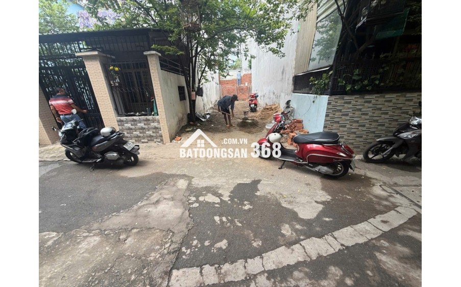 NGAY MAN THIỆN TĂNG NHƠN PHÚ A, HẺM XE HƠI, 64M2, GIÁ 4.8 TỶ.